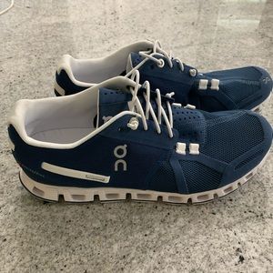 NIB Womens OnCloud Size 8 Athletic Shoes Blue